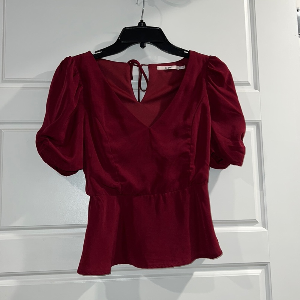Red puff sleeve peplum top